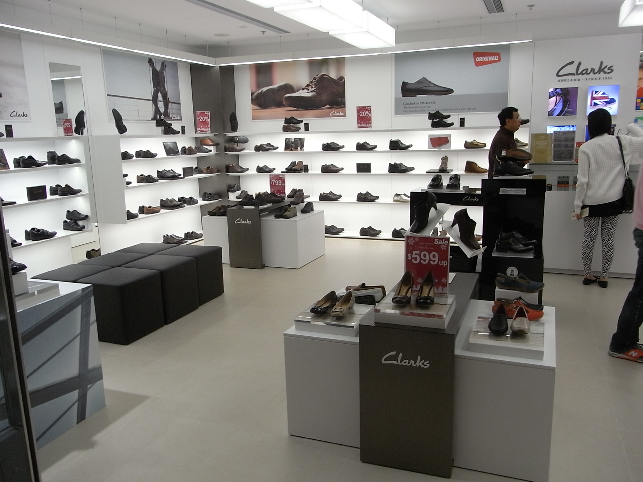 clarks shoes retail stores